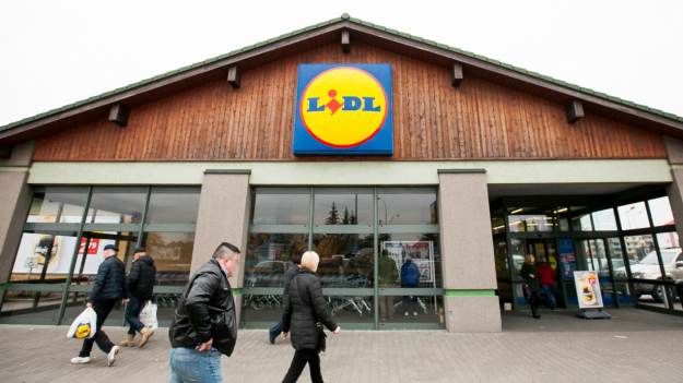 Hit w Lidlu. Idealne na zimę skórzane botki za..